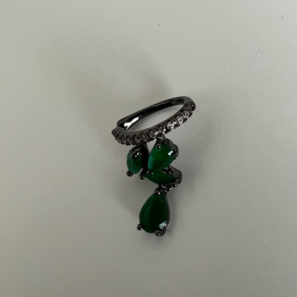 Ear Cuff Earring (Left) - Picture 3 of 4